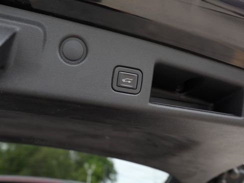 Used 2018 Chevrolet Equinox LT AWD/4WD image 10