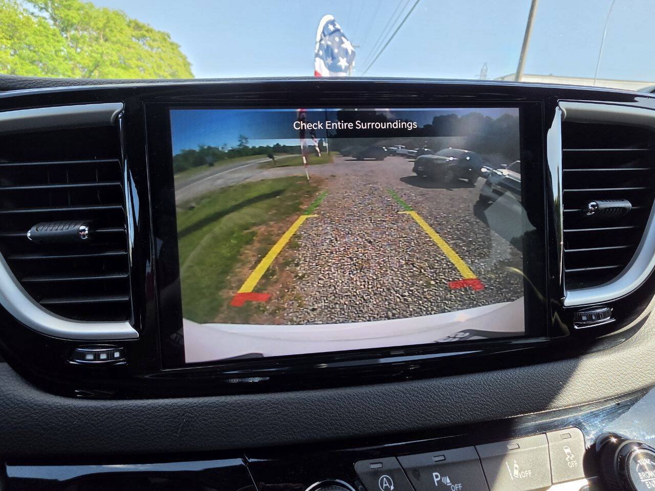 Used 2025 Chrysler Pacifica Select FWD image 17