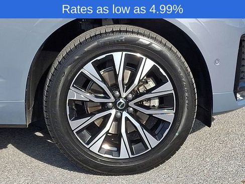 Certified 2023 Volvo XC60 B5 Plus w/ Climate Package image 8