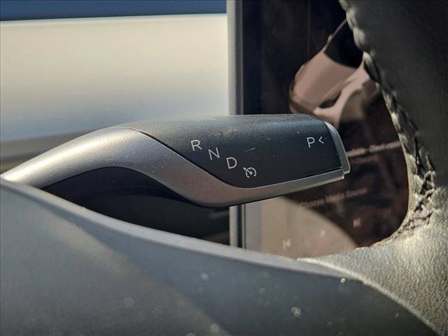 Used 2024 Tesla Model Y Long Range AWD/4WD image 11