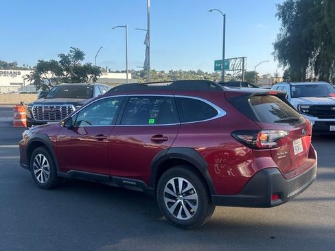 Used 2025 Subaru Outback Premium image 8