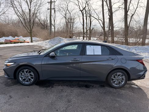 Used 2024 Hyundai Elantra SEL image 6