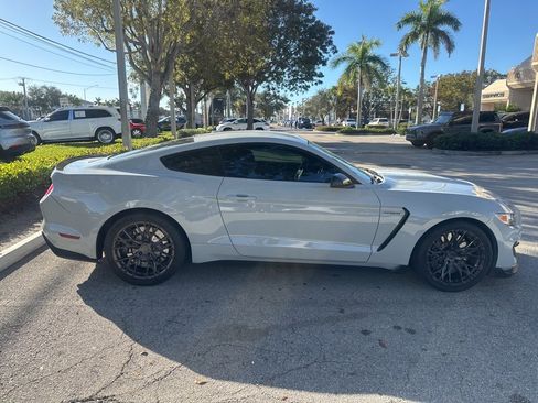 Used 2016 Ford Mustang Shelby GT350 w/ Technology Package image 8