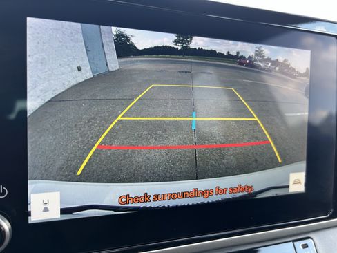 Used 2025 Toyota Camry SE FWD image 28