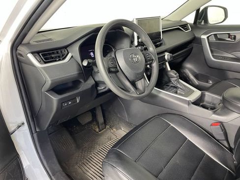 Used 2023 Toyota RAV4 LE AWD/4WD image 3