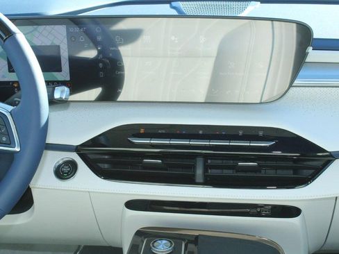 New 2026 Buick Enclave Avenir w/ Super Cruise Package image 8