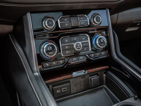 Certified 2023 GMC Yukon Denali Ultimate image 39