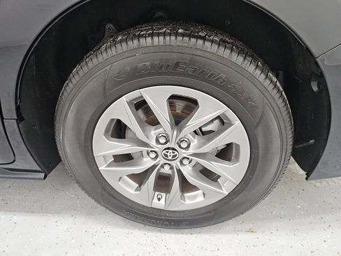 Used 2024 Toyota Sienna LE image 11