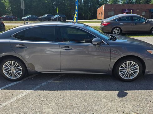 Used 2013 Lexus ES 350 w/ Luxury Pkg FWD image 4