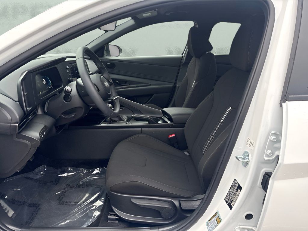 Used 2026 Hyundai Elantra Sport FWD image 9