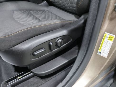 Used 2018 Chevrolet Equinox LT AWD/4WD image 11