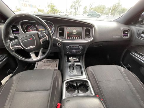 Used 2015 Dodge Charger SXT image 15