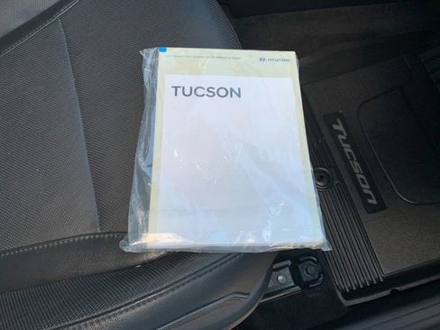 Used 2023 Hyundai Tucson Limited AWD/4WD image 13