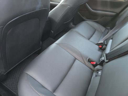 Used 2023 MAZDA MAZDA3 s FWD image 11
