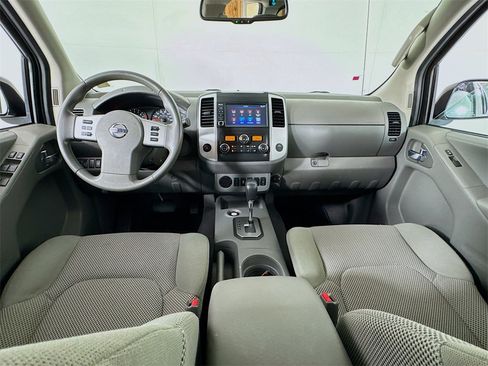 Used 2021 Nissan Frontier SV w/ Midnight Edition Floor Mats image 27