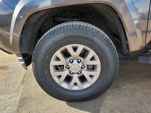 Used 2018 Toyota Tacoma SR5 image 10