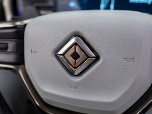 Used 2024 Rivian R1S Adventure image 31