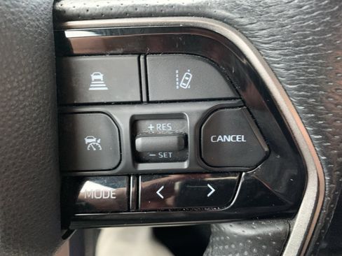 Used 2023 Toyota Tundra Limited image 33