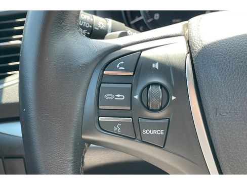 Certified 2017 Acura TLX FWD image 34