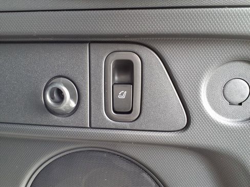 New 2025 Subaru Forester Limited w/ Popular Package image 23