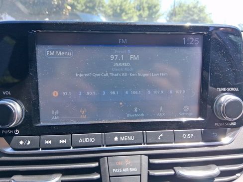 Used 2023 Nissan Altima 2.5 S FWD image 17