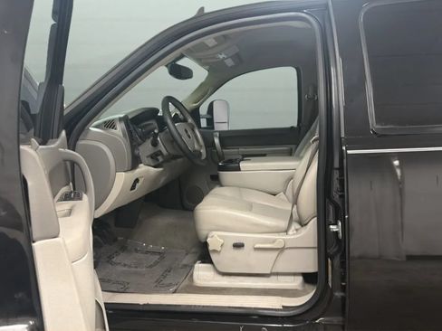 Used 2012 Chevrolet Silverado 2500 LT w/ Interior Plus Package AWD/4WD image 19