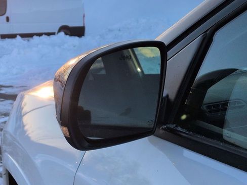 Used 2024 Jeep Compass Limited w/ High Altitude Package image 11