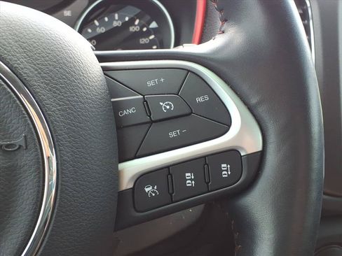 Used 2020 Jeep Compass Trailhawk w/ Cold Weather Group AWD/4WD image 15