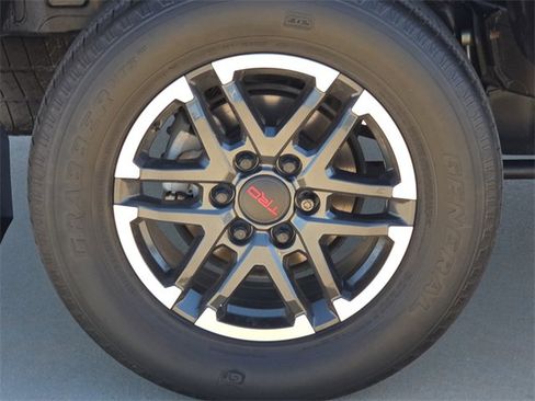 Used 2024 Toyota Tacoma TRD Sport image 9