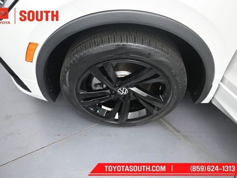 Used 2023 Volkswagen Tiguan SE R-Line FWD image 39