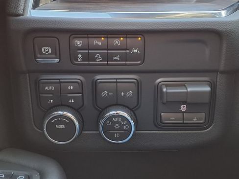 Used 2026 Chevrolet Tahoe Premier w/ Sun And Tow Package AWD/4WD image 12