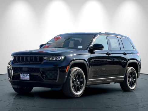 New 2026 Jeep Grand Cherokee Altitude image 8