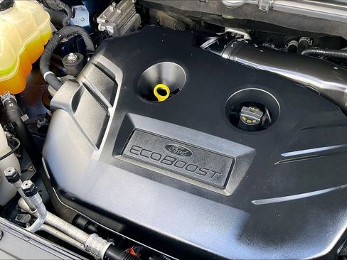 Used 2018 Ford Edge SEL image 32