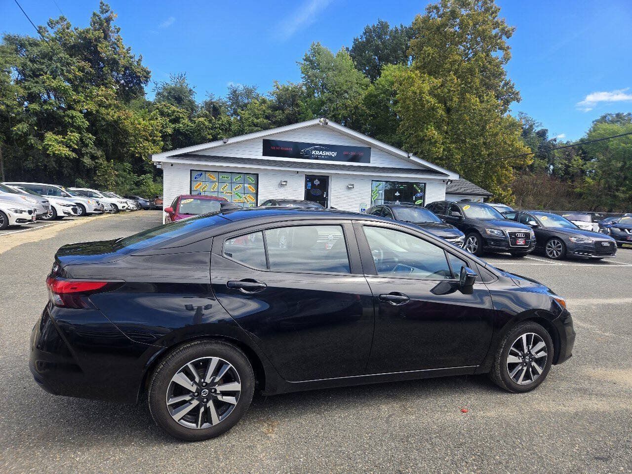 Used 2021 Nissan Versa SV FWD image 6