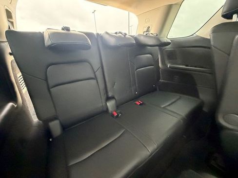 Used 2024 Nissan Pathfinder SL w/ SL Premium Package FWD image 17