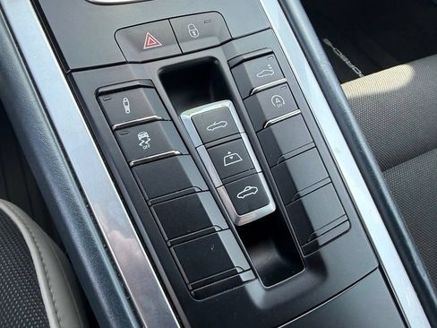 Used 2019 Porsche 911 Carrera RWD image 34