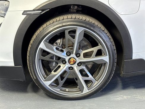 Used 2023 Porsche Taycan 4 Cross Turismo image 33
