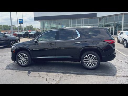 Certified 2023 Chevrolet Traverse High Country FWD image 5