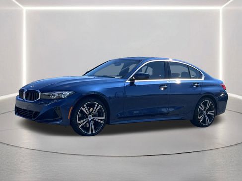 Used 2024 BMW 330i Sedan w/ Convenience Package image 23