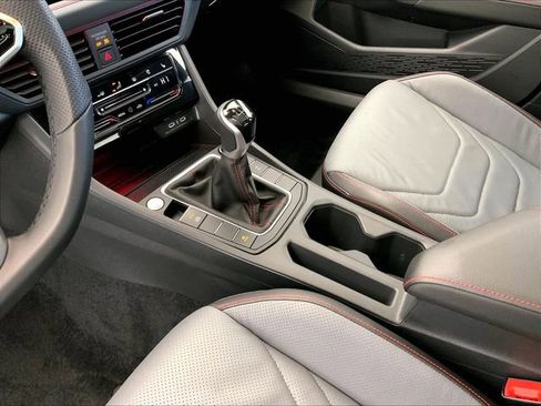 Used 2025 Volkswagen Jetta GLI Autobahn image 17