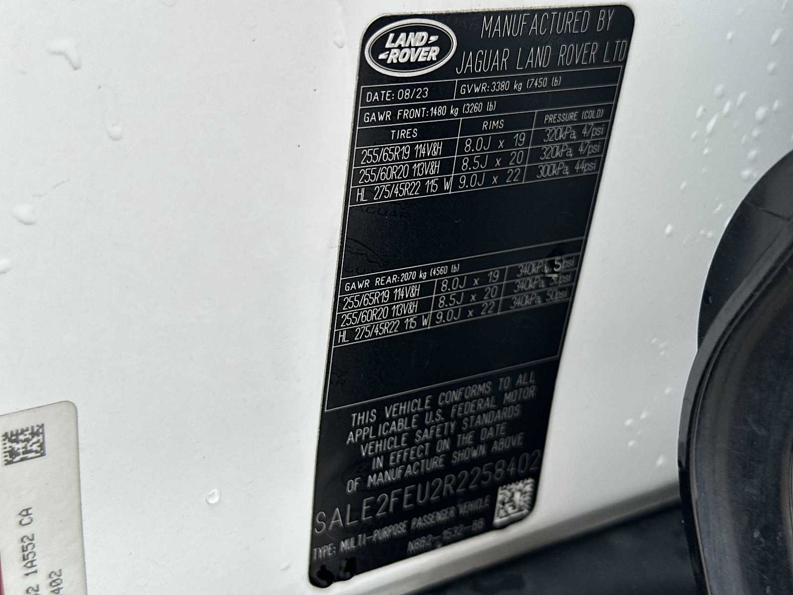 Used 2024 Land Rover Defender 130 X-Dynamic SE AWD/4WD image 27