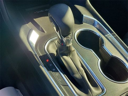 Used 2022 Chevrolet Traverse LT image 26