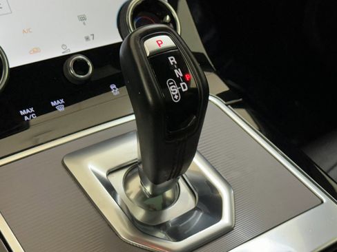 Used 2021 Land Rover Range Rover Evoque SE image 18