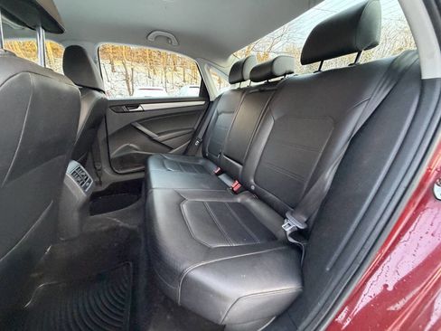 Used 2015 Volkswagen Passat TDI SE image 24