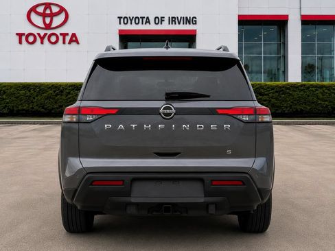 Used 2023 Nissan Pathfinder S FWD image 9