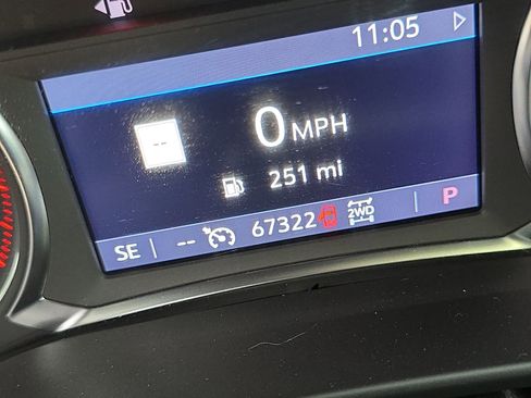 Used 2023 GMC Acadia SLT image 15