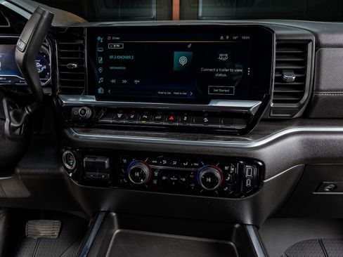 Used 2025 Chevrolet Silverado 2500 LTZ w/ LTZ Plus Package image 23