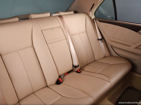Used 2001 Mercedes-Benz E 320 Sedan image 29
