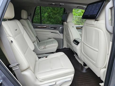 Used 2021 Cadillac Escalade Sport Platinum w/ Heavy-Duty Trailer Package AWD/4WD image 19