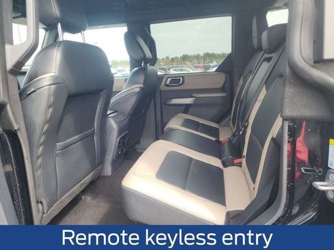 Used 2023 Ford Bronco Wildtrak image 17